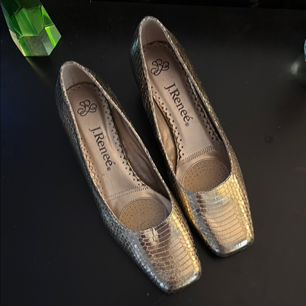 J Renee gold snake skin block heel US7